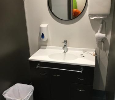 Auckland Central Business District Hostel | Metro Adventurer Backpackers