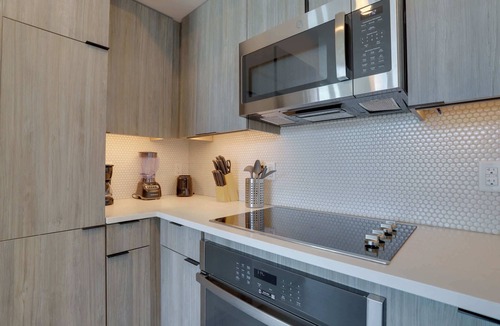 Clarendon Apartment | Metro-Connected Clarendon Stay