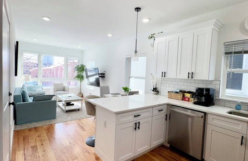 Newark Apartment | MetroElite 3BR/2 bath Suites/Metlife/EWR&Access to NYC
