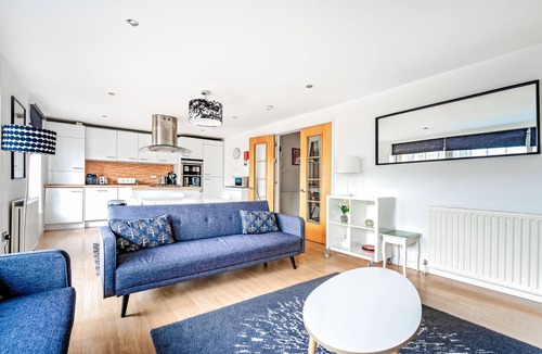 City Centre Glasgow Apartment | Metropole Apartment - Parking available