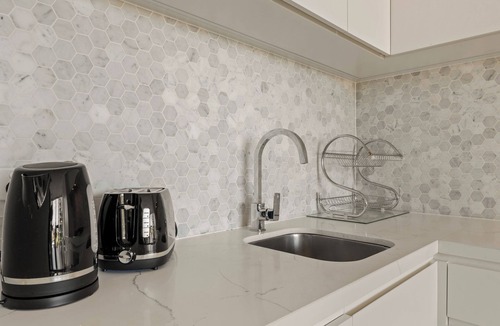 Box Hill Apartment | Metropolitan Oasis, 2B1B Apartment Box Hill