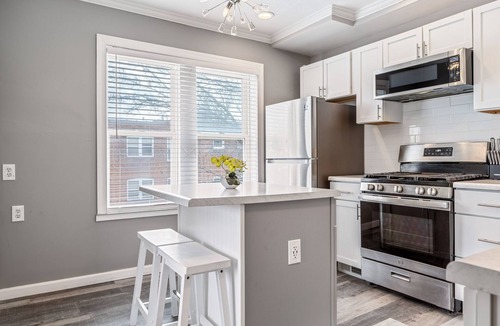 St. Louis Apartment | Metropolitan Retreat