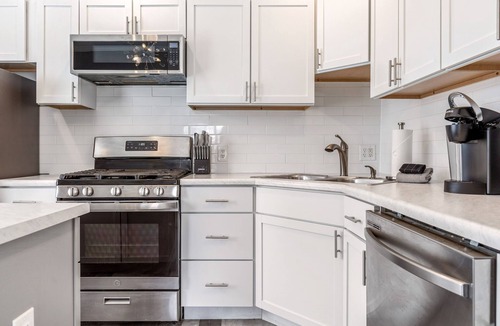 St. Louis Apartment | Metropolitan Retreat
