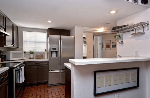 Downtown Austin Condo | Metropolitan Suite 2 Bedrooms