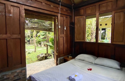 Mendut House | Mettaloka Guest House and Art Space