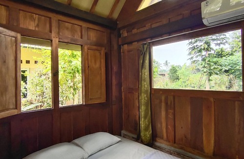 Mendut House | Mettaloka Guest House and Art Space