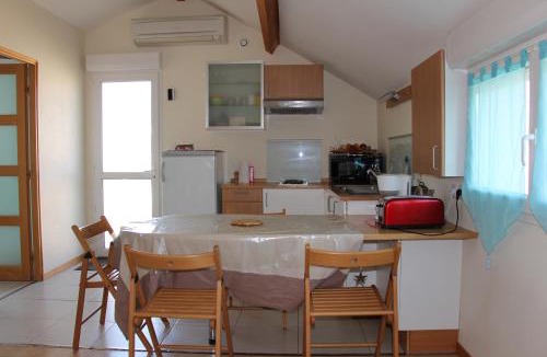 Bourroches Apartment | Meublé 2* climatisé dans un quartier calme