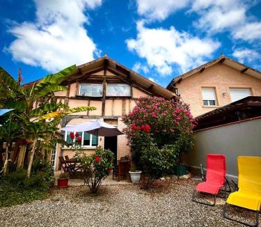 Villecomtal-sur-Arros Apartment | Meublé 3 étoiles dans un petit village du Gers