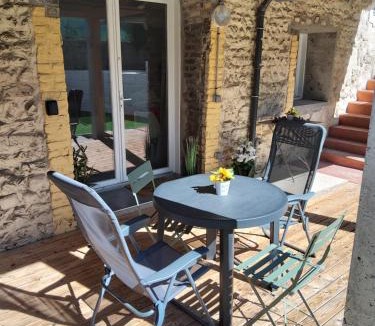 Sotteville-les-Rouen Apartment | Meublé avec cour