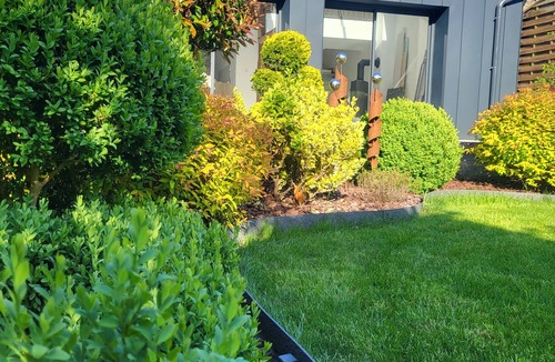 Les Hautes-Rivieres House | Meublé de tourisme* La Rivire. Sleeps 8.