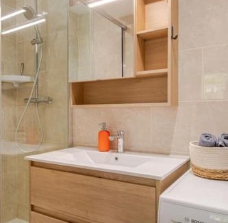 Bagnols-sur-Ceze Apartment | Meublé de tourisme 3 étoiles avec terrasse et jardin