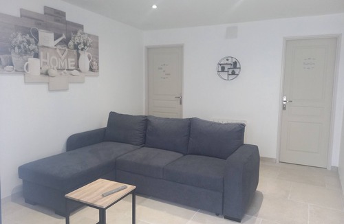 Seigny Apartment | Meublé de Tourisme Les Amaryllis