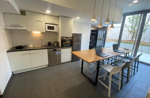 Perralliere Apartment | Meublé proche gare cosy