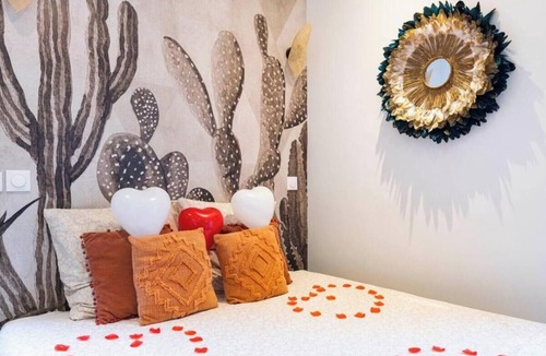 Nanteuil-les-Meaux Bed & Breakfast | Mexico Suite with Jacuzzi 15min Disney