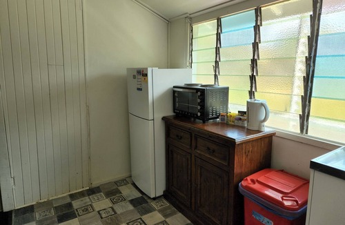 Mount Morgan House | Meyenburg unit 2, fully self contained private unit, 2 DBs, 4pax