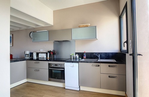 Carnon-Plage Apartment | Mezzanine beach apartment, renovated, includes wifi