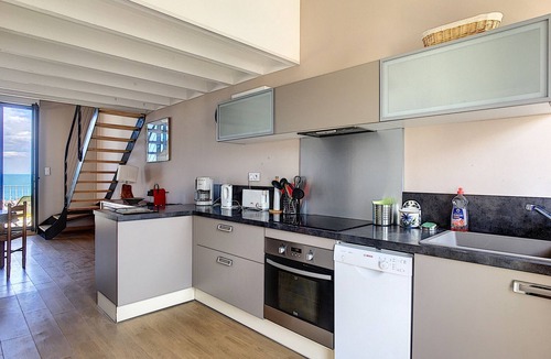 Carnon-Plage Apartment | Mezzanine beach apartment, renovated, includes wifi