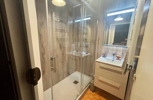 Les Angles Apartment | Mezzanine Studio with Wifi in Les Angles