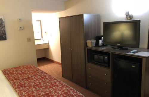 Monmouth Junction Hotel | MHO INN and SUITES