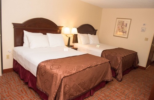 Monmouth Junction Hotel | MHO Inn & Suites