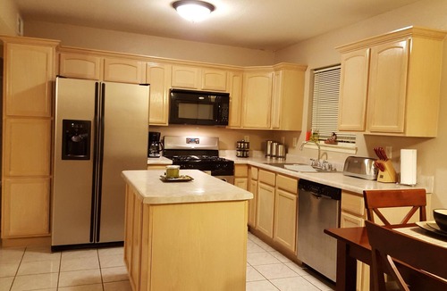 Biggs Field House | Mi Casa Es Su Casa - Clean and Cozy 10 mins from Ft Bliss with Refrigerated Air