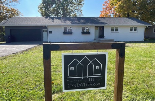 Upland House | mi casa es TU casa (Center)