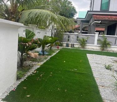 Kampung Bukit Kadir House | MIA guests house