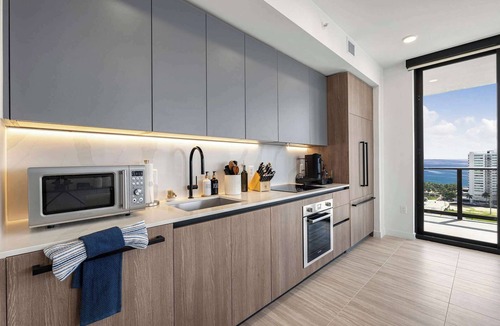 North Beach Apartment | Miami Beach Oceanfront 2BR | Beach Views | Pool