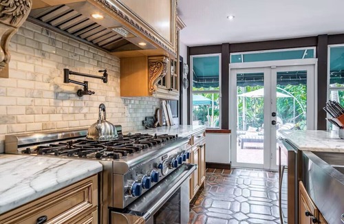 Northeast Miami Villa | Miami Best Pool Villa,10 ppl, Close to the beach
