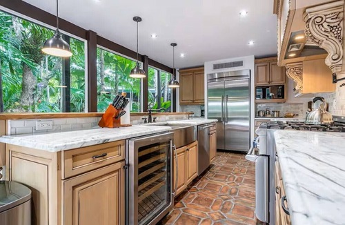 Northeast Miami Villa | Miami Best Pool Villa,10 ppl, Close to the beach