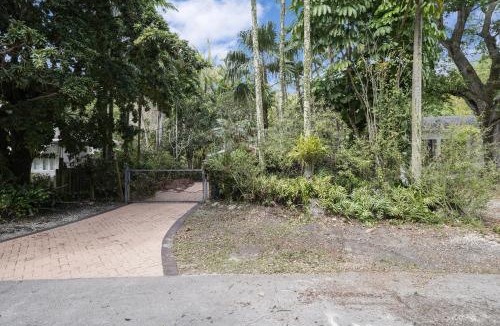 South Miami House | Miami Cottage by Dream Vacation