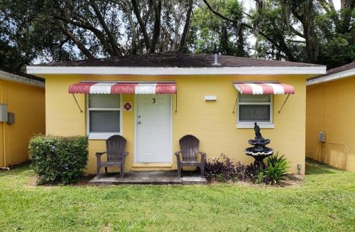Lakeland Apartment | Miami Court Single Cottage #3