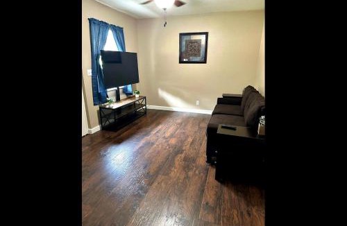 Lakeland Apartment | Miami Court Single Cottage #3