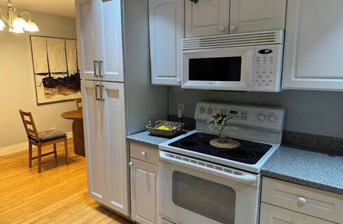 Buena Vista House | Miami Design District Retreat – Walk to Shops & Cafes