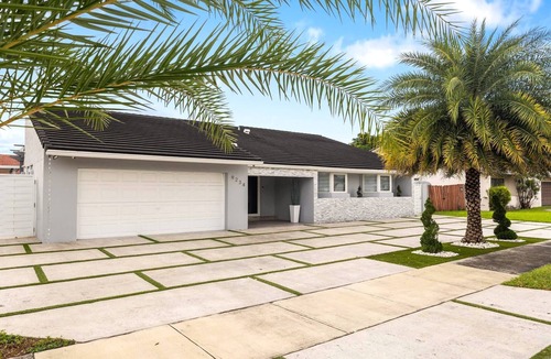 Westchester Ski Chalet | Miami Downtown Oasis/Mini Golf/Htd Pool/Game room