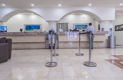 North Beach House | Miami Escape! Close to Art Deco, Port of Miami, Shopping Center! Fitness Center