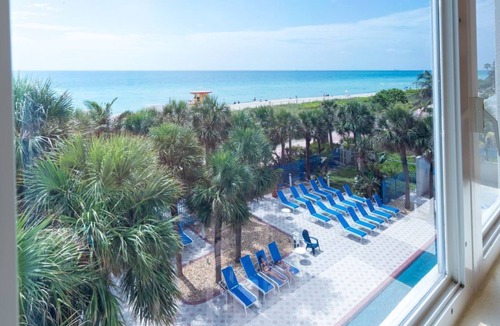 North Beach House | Miami Escape! Close to Art Deco, Port of Miami, Shopping Center! Fitness Center