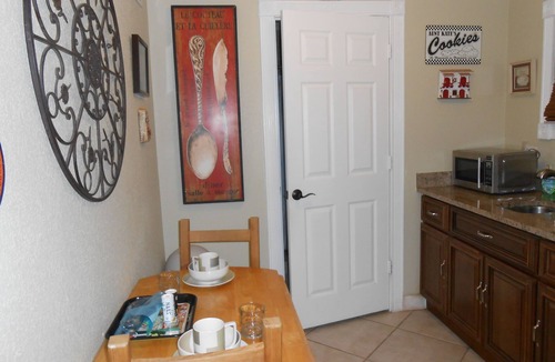 Ludlam Apartment | Miami Falls Area Private Studio/Apartment