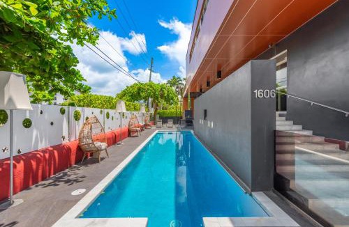Northeast Coconut Grove Villa | Miami Getaway Villa - Villa Nova