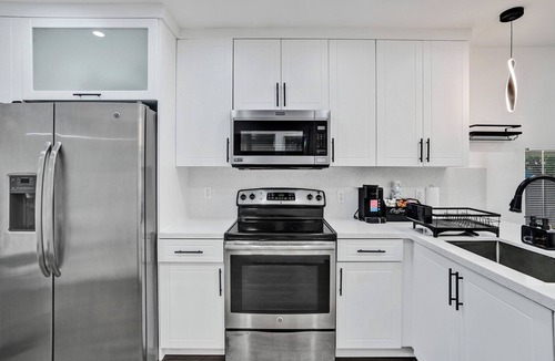 Liberty City House | Miami Heart Retreat – Stylish & Central With Games