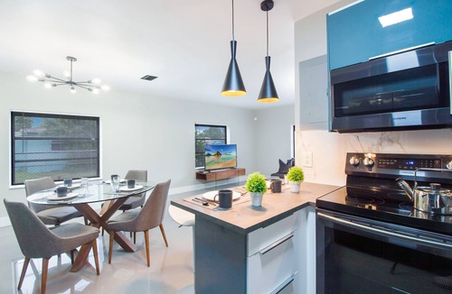 Liberty City Villa | Miami High End Villa⭐️ Near Beach/Airport/Wynwood/D. District/3 Free gated Park.