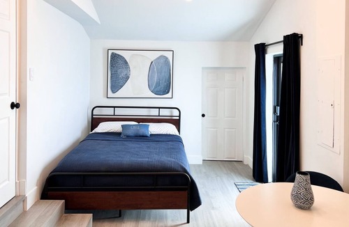 Miami Springs Apartment | Miami Infinity Pool Guest Suite