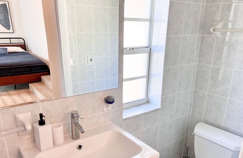 Miami Springs Apartment | Miami Infinity Pool Guest Suite