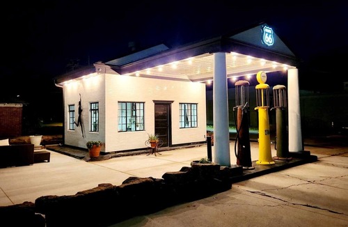 Miami House | Miami Marathon Oil Station
