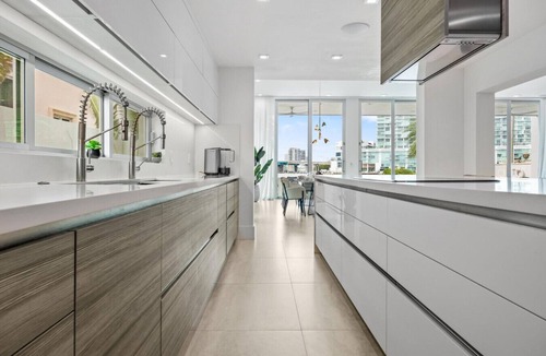 Sunny Isles Beach House | Miami Modern Heated Pool & Dock