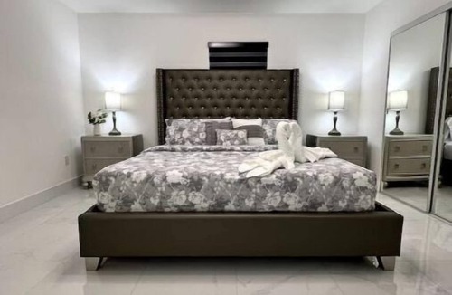 West Little River House | Miami Nights