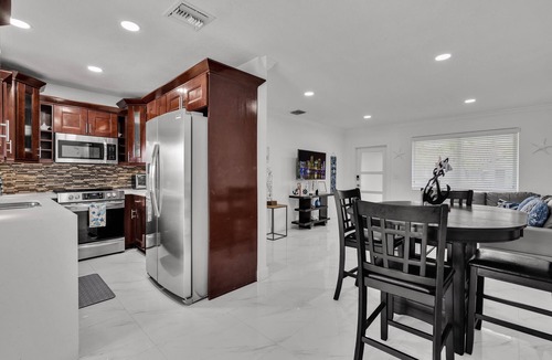 University Park House | Miami Palm House with Heated Pool & BBQ/BAR