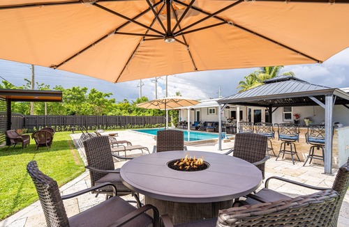 University Park House | Miami Palm House with Heated Pool & BBQ/BAR