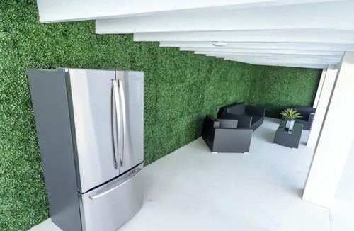 Ludlam House | Miami Relax Getaway/4BR/BBQ/Heated Pool & Fun