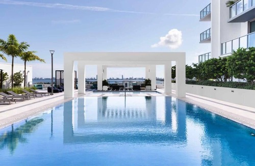 Northeast Miami Condo | Miami Tropical Oasis - 1 Bdrm Perfect Miami Views